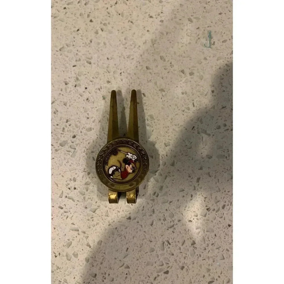 Mickey ball marker. SI - Picture 1 of 4